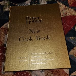 Better Homes and Gardens New Cookbook Souvenir Edition Binder Style Illustrated